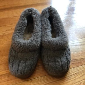 Women’s ugg slippers 8